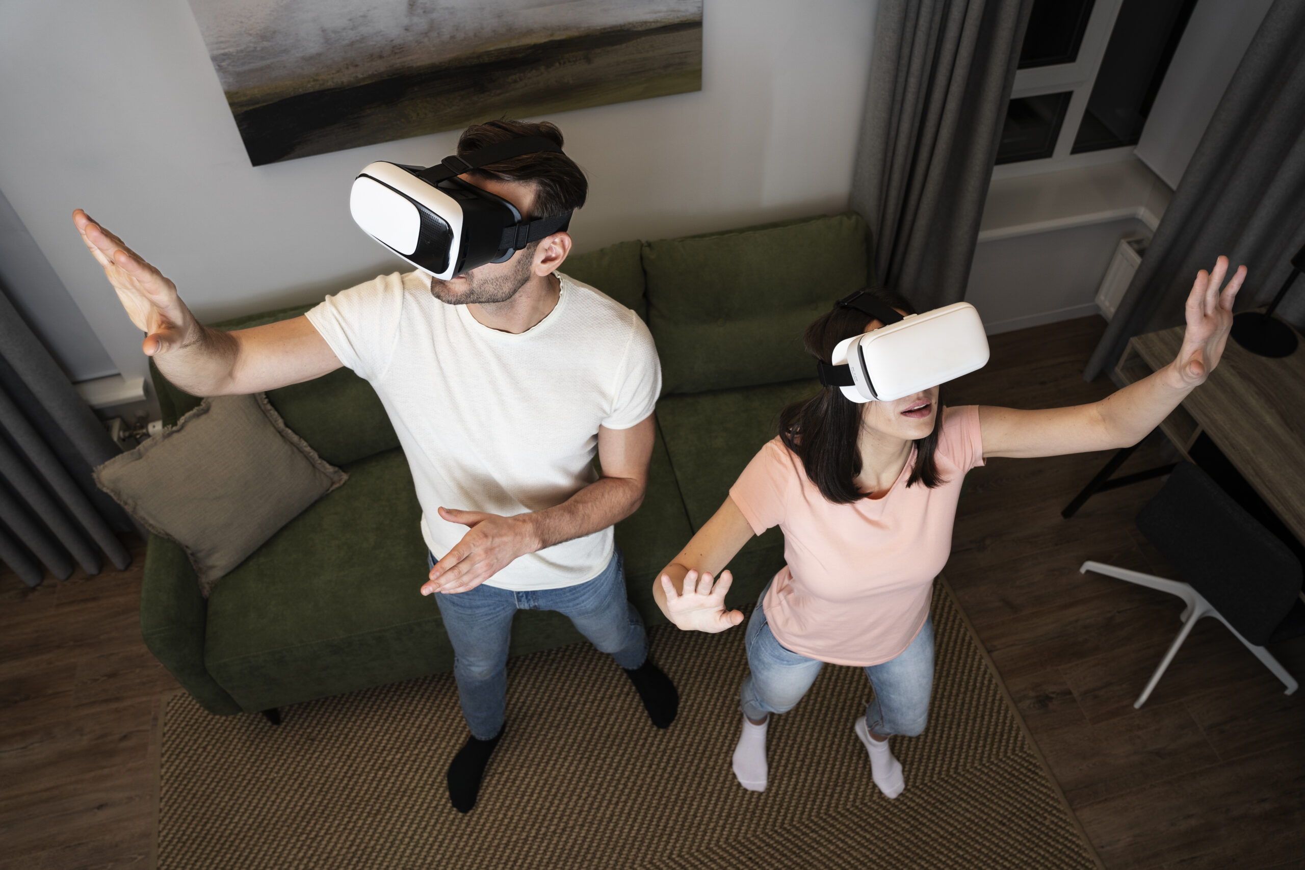 couple-enjoying-playing-video-game